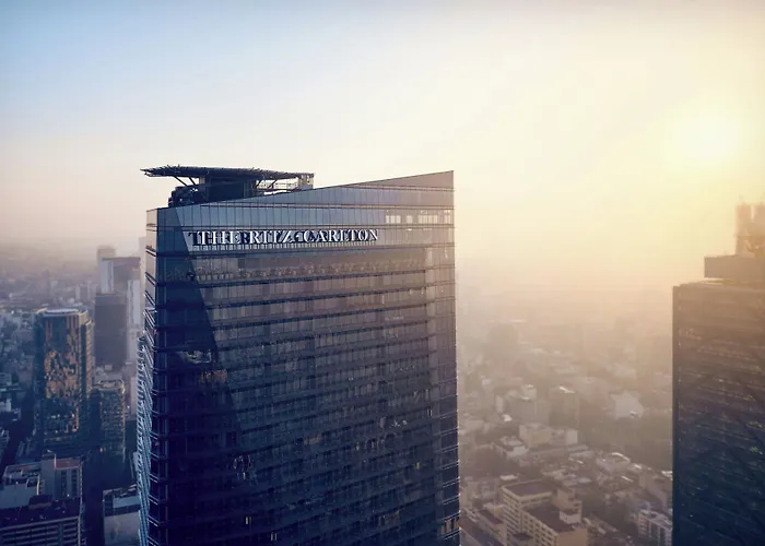 Отель The Ritz-carlton Residences 5*